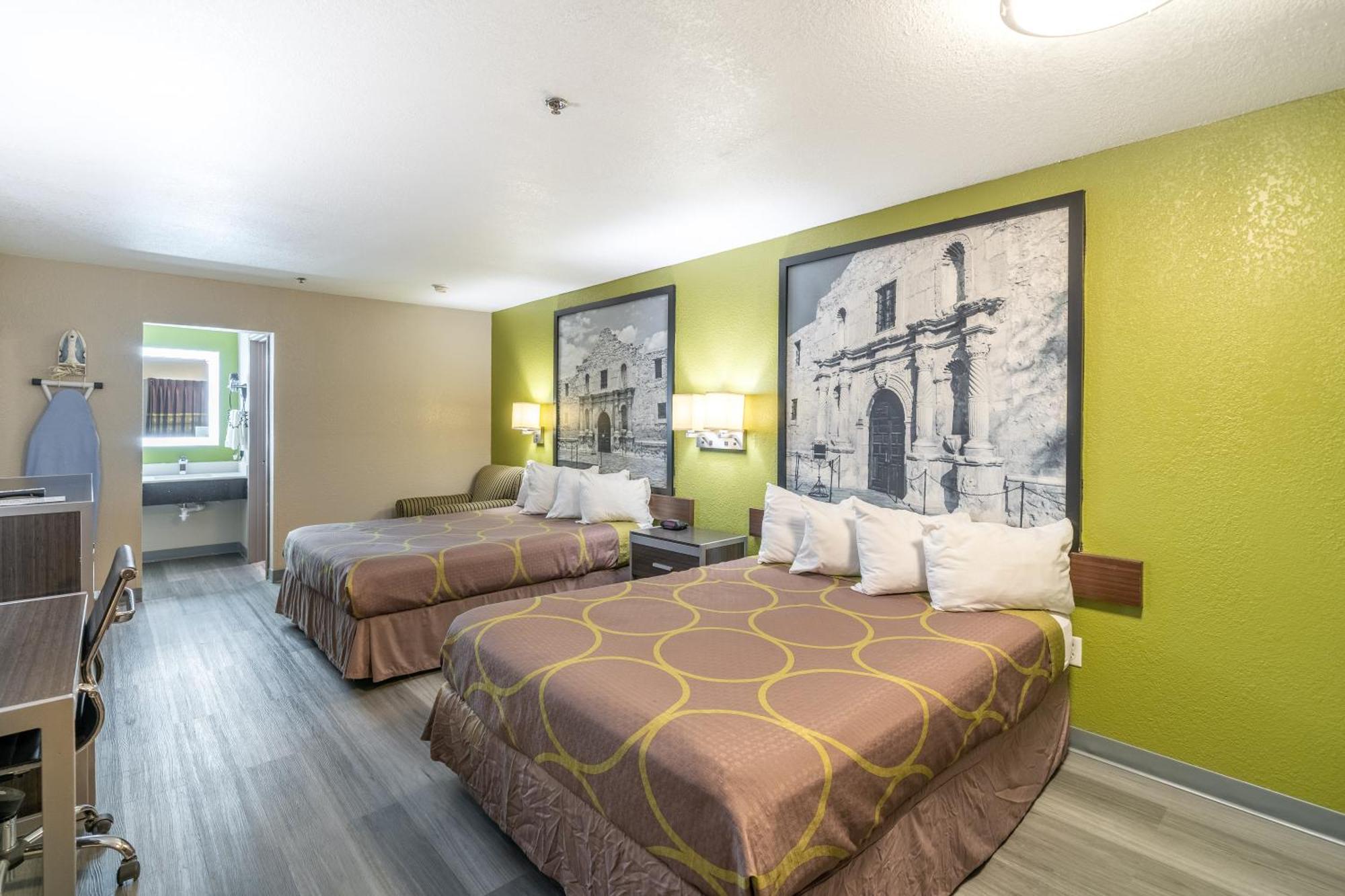 Super 8 By Wyndham San Antonio/Riverwalk Area Exteriér fotografie