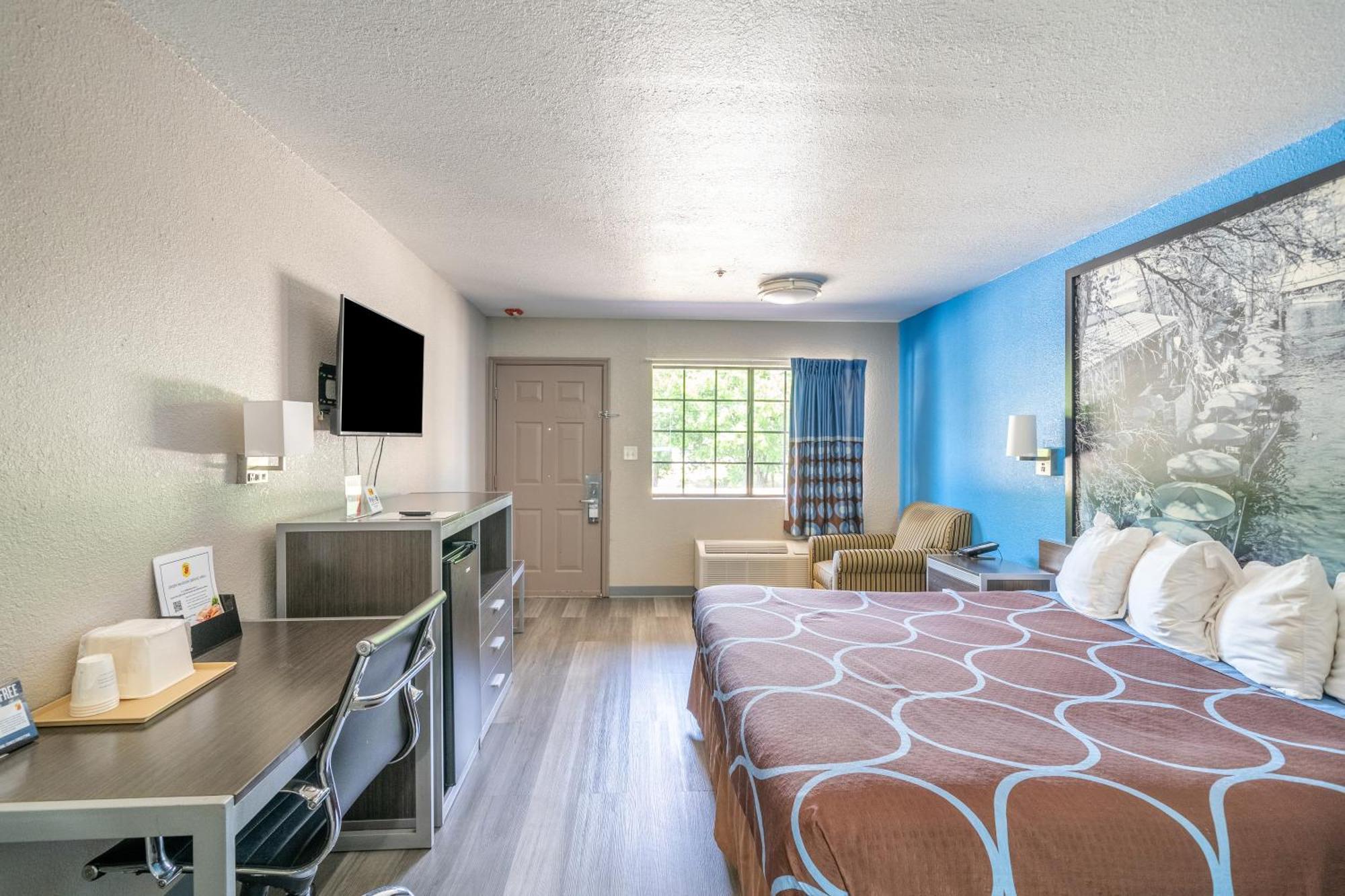 Super 8 By Wyndham San Antonio/Riverwalk Area Exteriér fotografie