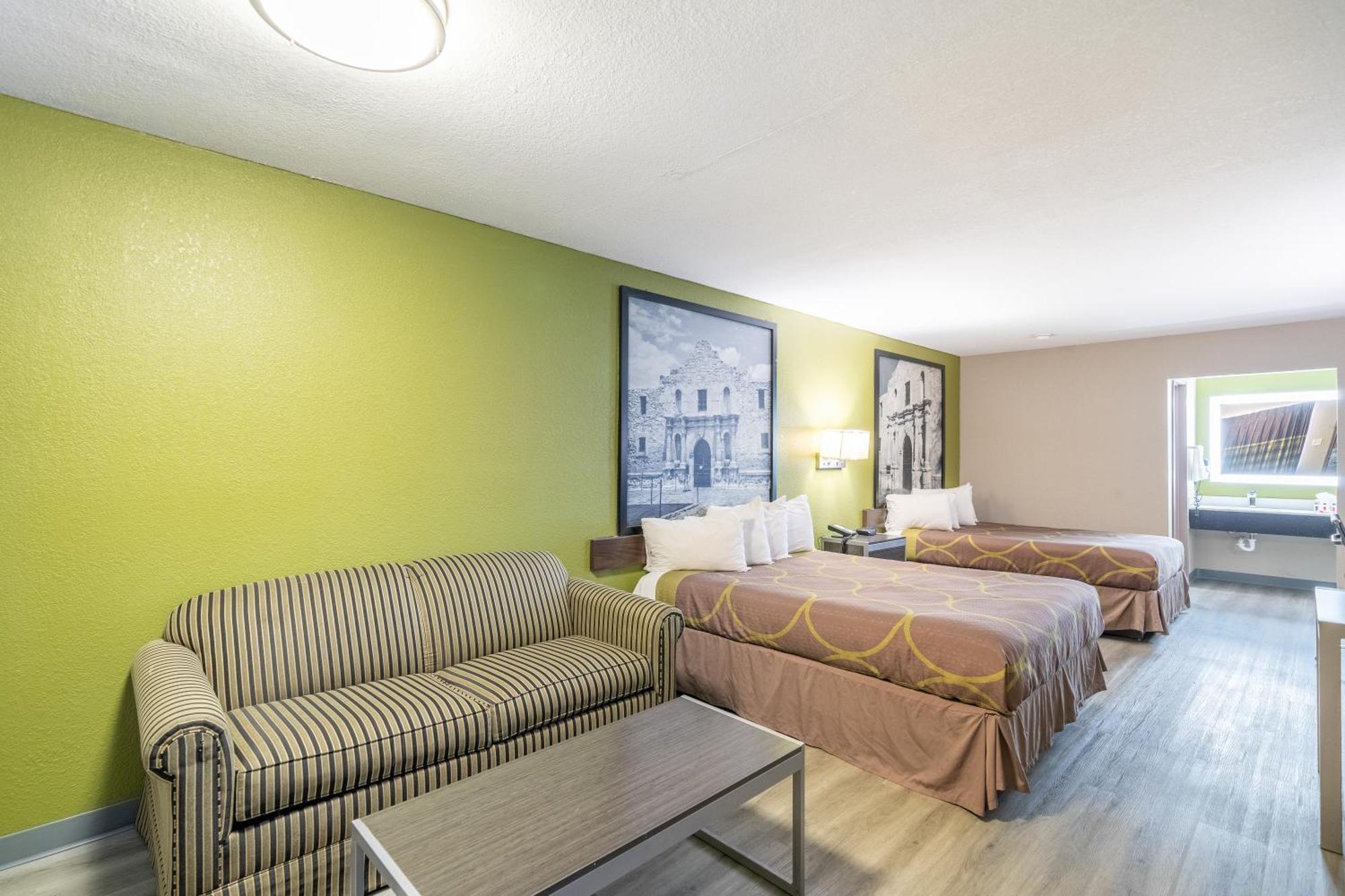 Super 8 By Wyndham San Antonio/Riverwalk Area Exteriér fotografie