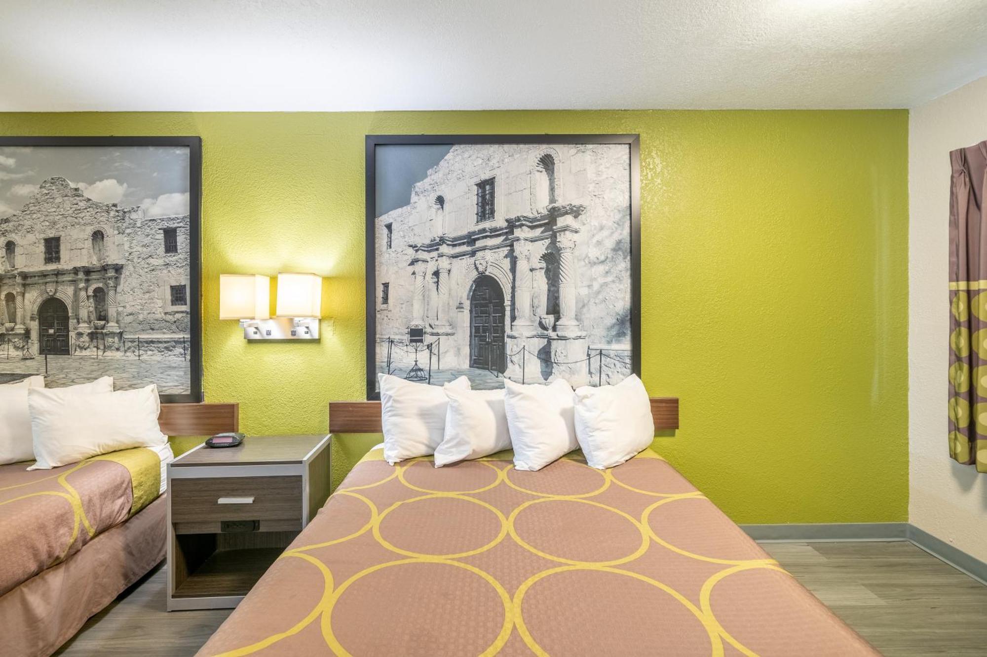 Super 8 By Wyndham San Antonio/Riverwalk Area Exteriér fotografie