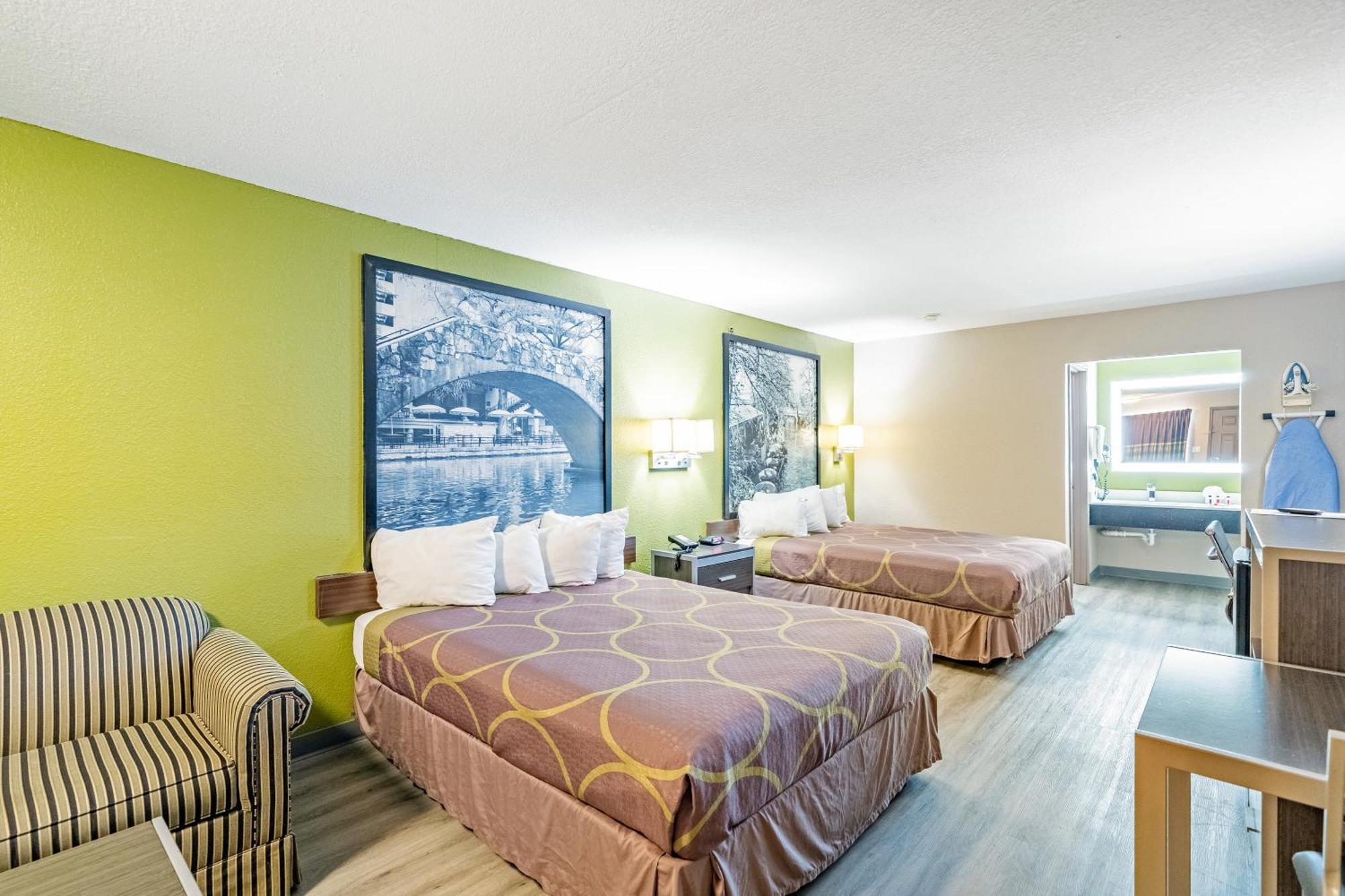 Super 8 By Wyndham San Antonio/Riverwalk Area Exteriér fotografie