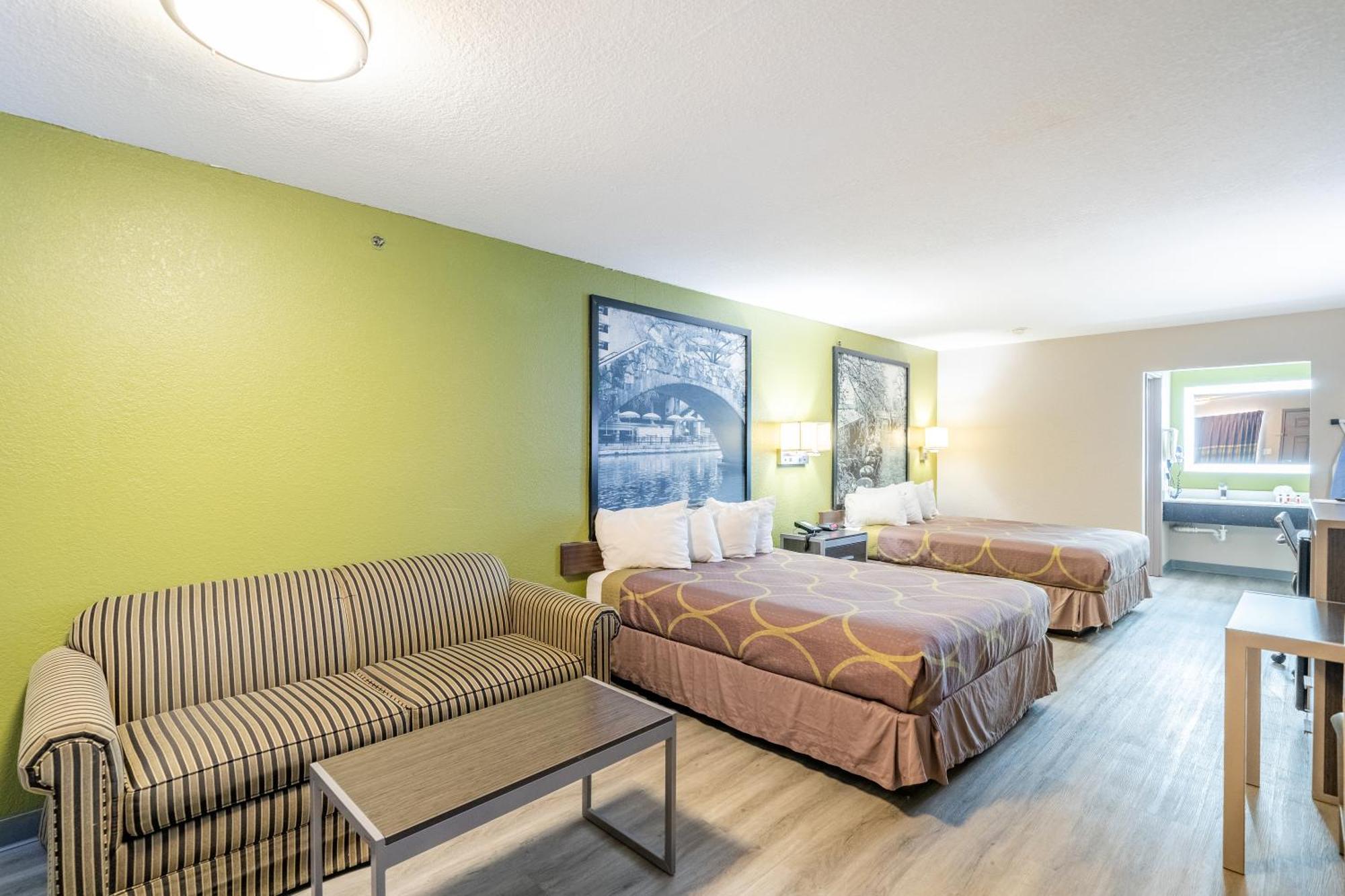 Super 8 By Wyndham San Antonio/Riverwalk Area Exteriér fotografie