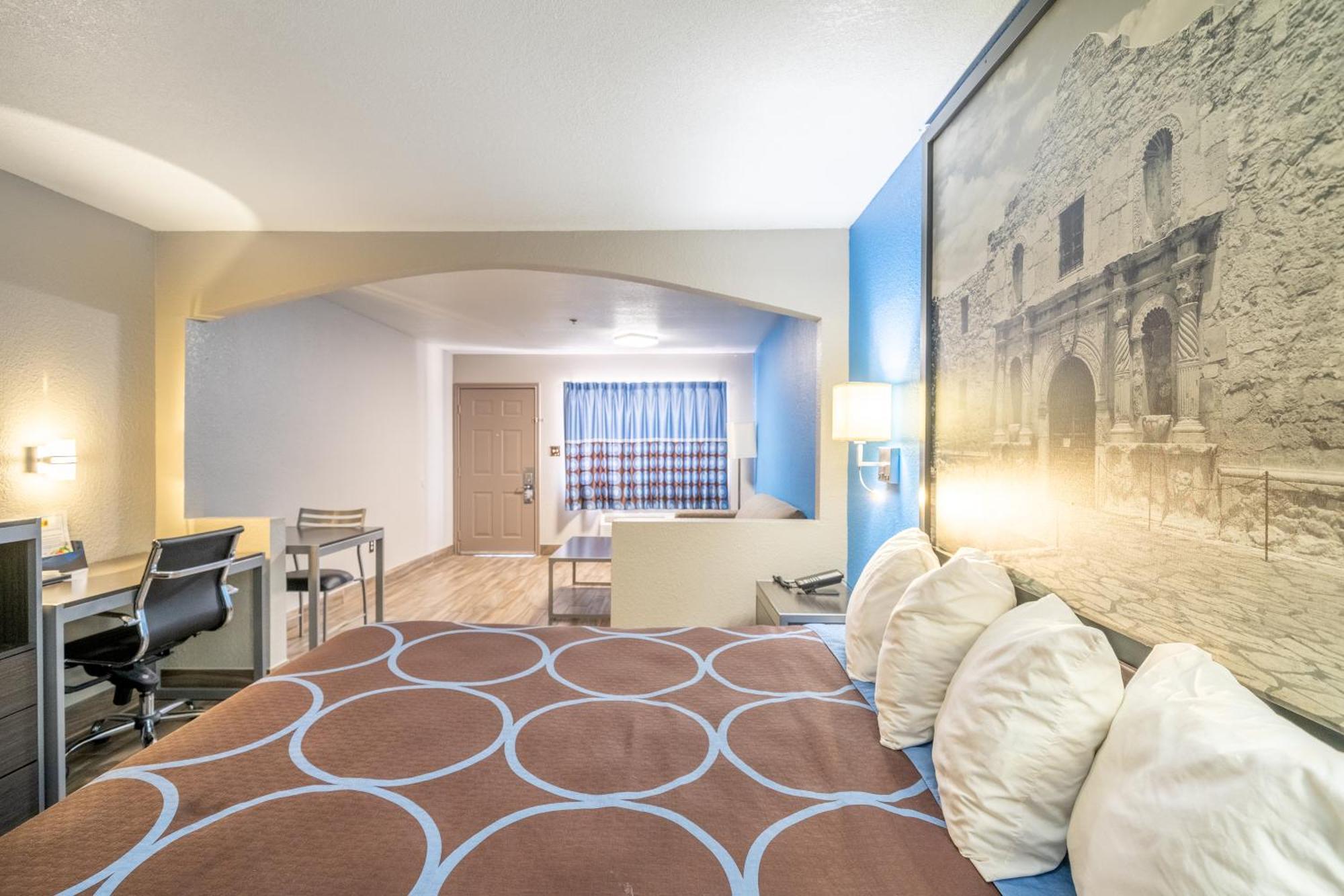Super 8 By Wyndham San Antonio/Riverwalk Area Exteriér fotografie