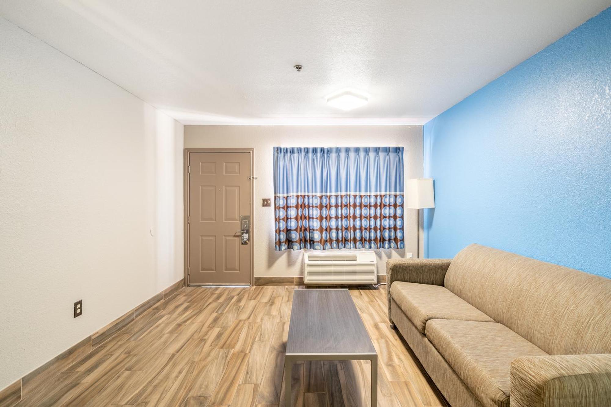 Super 8 By Wyndham San Antonio/Riverwalk Area Exteriér fotografie