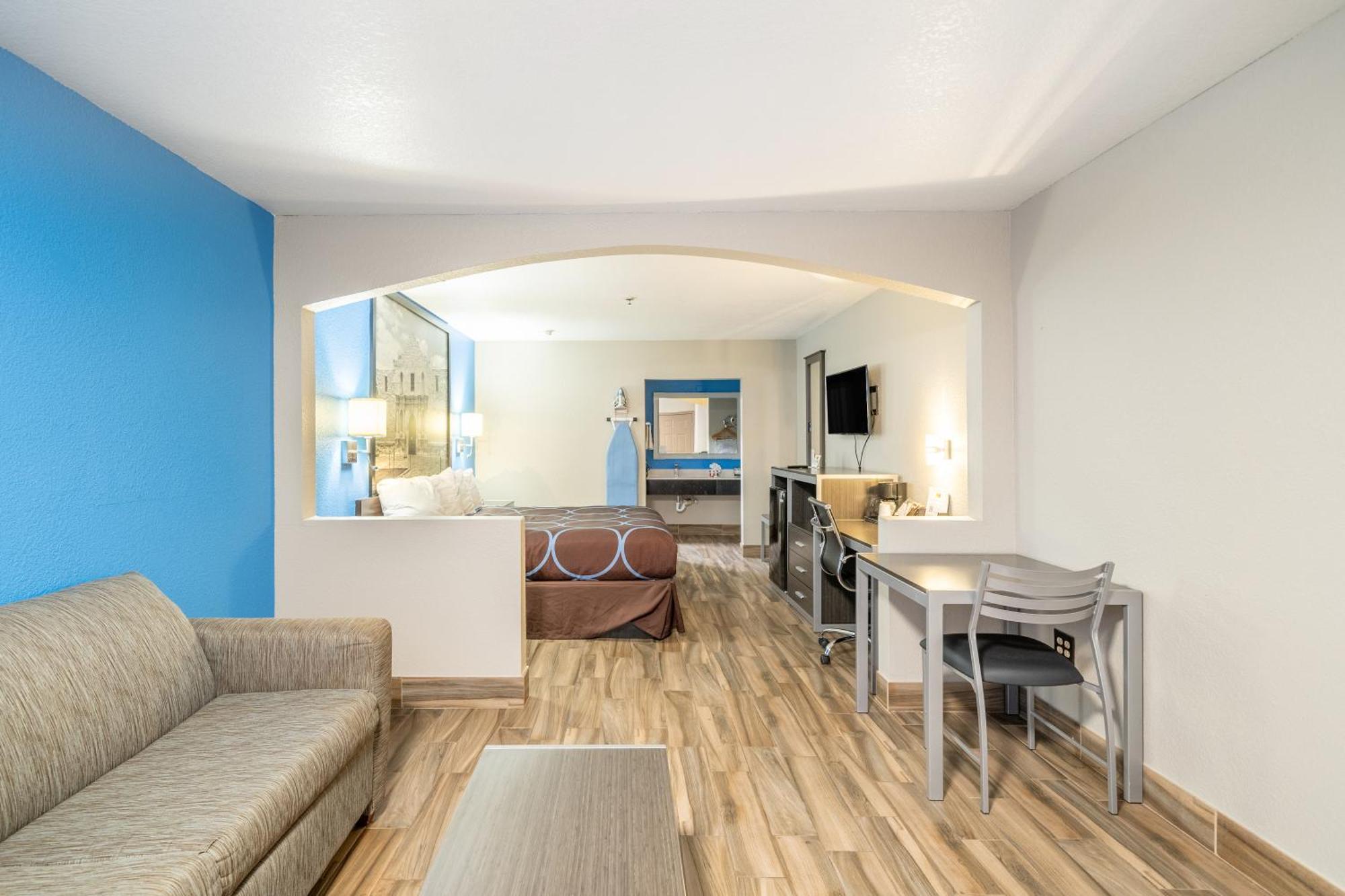 Super 8 By Wyndham San Antonio/Riverwalk Area Exteriér fotografie